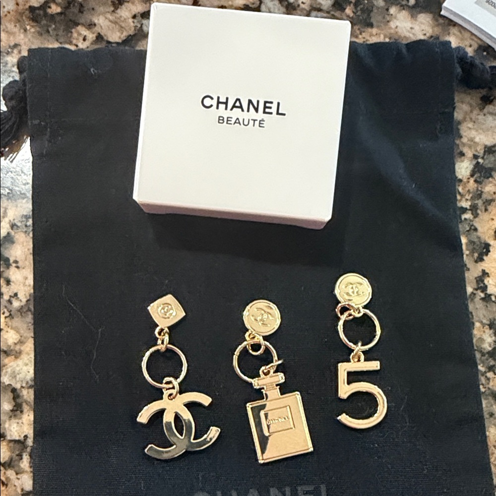 CHANEL Gold CC, No.5 & Perfume Bottle Charm Earrings - Gold